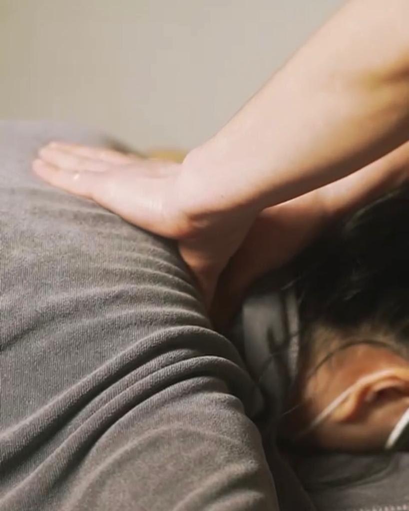 頭肩頸人手按摩